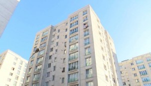 Esenyurt'ta 11. kattan düşen çocuk hayatını kaybetti