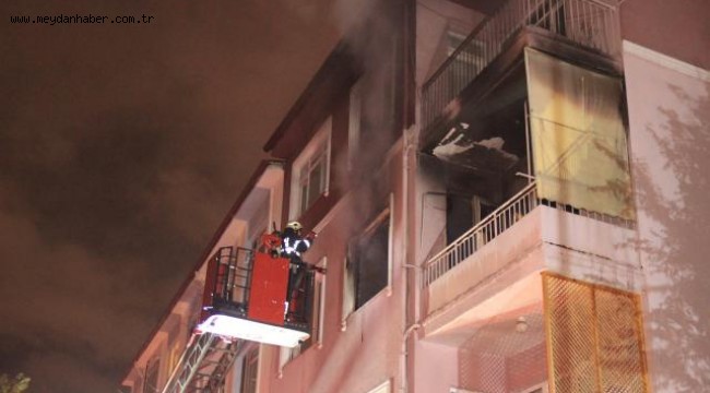 Evde çakmak gazı patladı: 2 yaralı