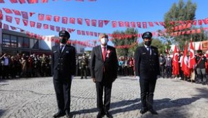 Güzelbahçe'de Atatürk Heykeli Açıldı