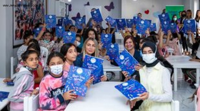 'İLHAM VEREN ADIMLAR' KİTABI MERSİN'DE YÜZLERCE ÇOCUĞA ULAŞTI KİTAPLA KIZ ÇOCUKLARININ EĞİTİMİNE KATKI SAĞLANACAK