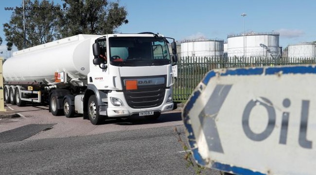 İngiltere'de yakıt krizi: 300 sürücüye vize verilecek
