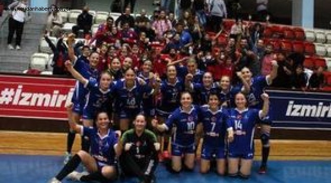 İzmir Büyükşehir Belediyesi'nin kadın hentbol takımından büyük başarı Avrupa Kupası'nda üçüncü tura yükseldiler