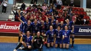 İzmir Büyükşehir Belediyesi'nin kadın hentbol takımından büyük başarı Avrupa Kupası'nda üçüncü tura yükseldiler