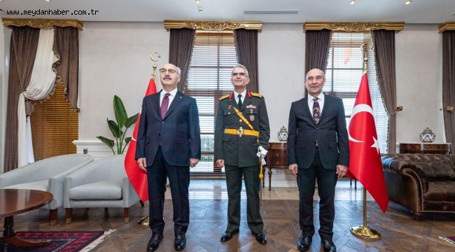 İzmir'de Cumhuriyet kutlamaları coşkuyla sürüyor