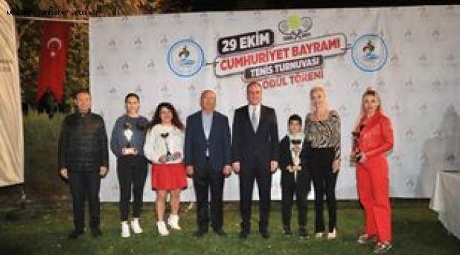 PAMUKKALE BELEDİYESİ TENİS TURNUVASINDA KUPALAR SAHİBİNİ BULUYOR