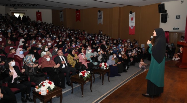 SİNCANLI KADINLAR "KADIN KADINA AİLE SOHBETLERİ" PROGRAMINDA UZMAN AİLE DANIŞMANI VE YAZAR SALİHA ERDİM İLE BULUŞTU