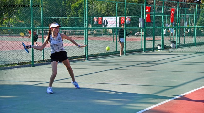 Tenis Turnuvası Fethiye'de yapılıyor