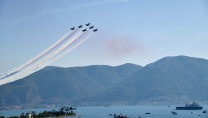 Türk Yıldızları'ndan Fethiye'de muhteşem gösteri