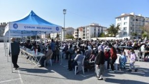 Vali Çiftçi ve Başkan Aşgın şükür lokmasına katıldı