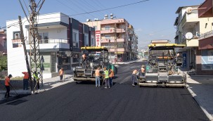 YOL VE KALDIRIMLAR YENİLENİYOR, TALEPLER HIZLA KARŞILANIYOR BÜYÜKŞEHİR, TOROSLAR'DA YOL VE KALDIRIMLARI YENİLİYOR