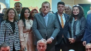 ADALET PARTİSİ İZMİR İL KONGRESİNİ TAMAMLADI