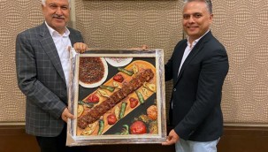 Adana gibi Başkana Adana gibi hediye