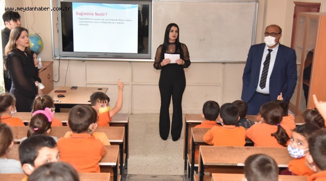 Anamur Belediyesinden Öğrencilere "Teknoloji Bağımlılığı ve Faydalı Kullanımı" Semineri