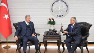 BAKAN AKAR, BÜYÜKKILIÇ'I ZİYARET ETTİ, "KAYSERİ" MEMNUNİYETİNİ DİLE GETİRDİ