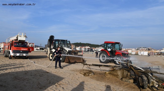 --- Balıkesir sahilleri, Büyükşehir Belediyesi eliyle temizleniyor