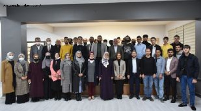 Başkan Aşgın TÜGVA'lı gençlerle bir araya geldi