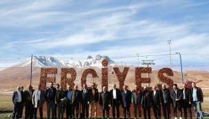 BAŞKAN BÜYÜKKILIÇ, İSTANBUL HEYETİYLE ZİRVEDE BULUŞTU