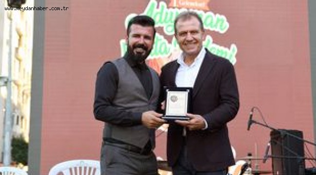 BAŞKAN SEÇER: "BÖYLE BİR KENTTE YAŞAMAK BİZLER İÇİN ÖVÜNÇ KAYNAĞI" "BURADAKİ YURTTAŞLARIMIZIN 'MERSİNLİYİZ' DEME GURURUNU YAŞAMALARINI İSTİYORUZ"