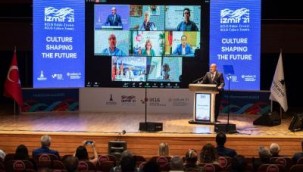 Başkan Soyer 2021 Dünya Belediyeler Birliği Konseyi için Barselona'ya gidiyor