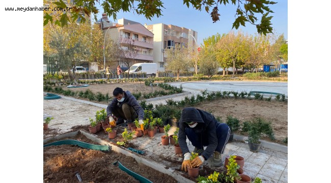 Bergama'da parklar baştan aşağı yenileniyor