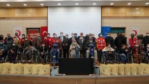 BÜYÜKŞEHİR, ENGELLERİ BİR BİR KIRIYOR -ENGELLİ VATANDAŞLARA MEDİKAL MALZEME DAĞITILDI 