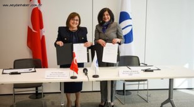 - GAZİANTEP LONDRA'DA YEŞİL ŞEHİR İLAN EDİLDİ