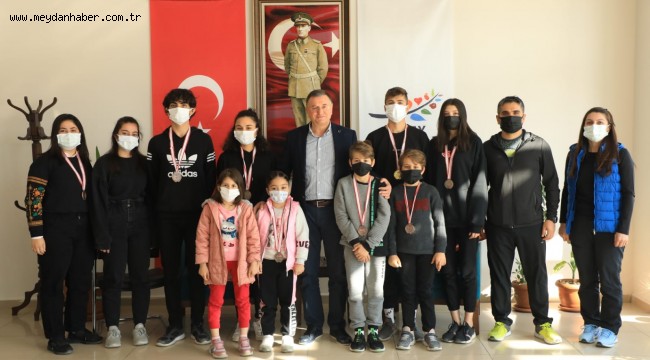 GENÇ BADMİNTONCULARDAN BÜYÜK BAŞARI