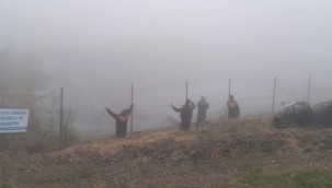 Gölete giren ayıların çitlere verdiği zarar Büyükşehir ekiplerince tamir edildi