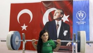 GÖNÜL GÖZÜYLE 'DÜNYA'LARI KALDIRDILAR 