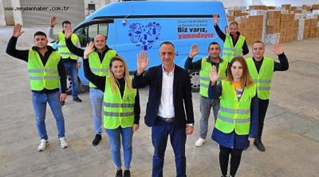 İzmir Büyükşehir Belediyesi'nin kara kış destekleri artarak devam ediyor Öğrencilere 20 bin mont ve bot