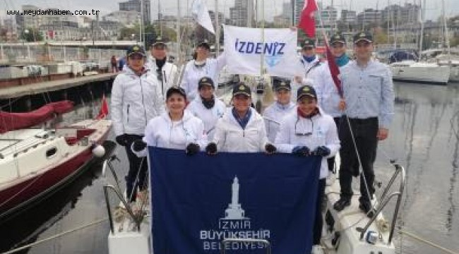 Kadın yelkenciler İstanbul'dan çifte kupayla döndü