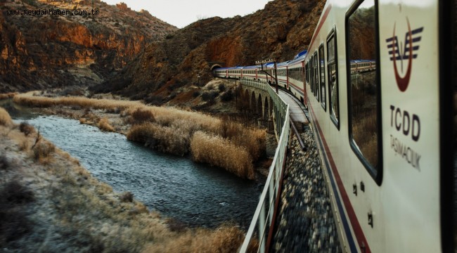 Kars'ta açıklamalarda bulunan Ulaştırma ve Altyapı Bakanı