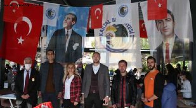 Kartal Belediyesi Cumhuriyet Kupası Satranç Turnuvası'nda hamleler yarıştı