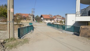 Keçeci'de tehlike arz eden köprü yenilendi