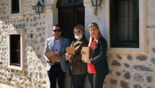 KUSEYRİ AİLESİNDEN HATAY KENT ARŞİVİ'NE ÖNEMLİ KATKI KENT ARŞİVİ KÜTÜPHANESİ BAĞIŞLARLA BÜYÜYOR 