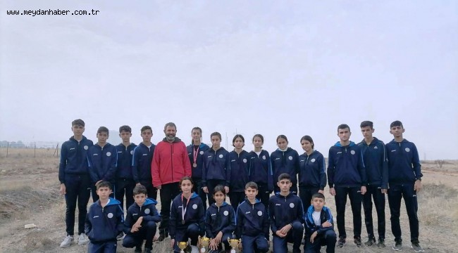 MAVİ-BEYAZLILAR MALATYA'DAN KUPA VE MADALYALARLA DÖNDÜ