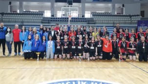 Okul Sporları Genç Kızlar Hentbol İl Birinciliği müsabakaları sona erdi