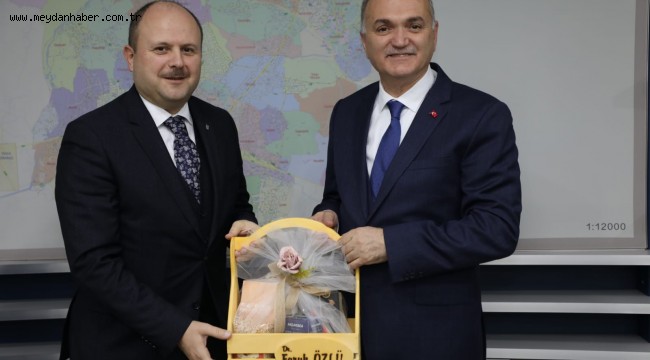 ÖZLÜ, ÖNCE AĞIRLADI SONRA AÇILIŞA KATILDI BAŞKAN ÖZLÜ, ZİRAAT KATILIM BANKASININ AÇILIŞINI YAPTI BAŞKAN ÖZLÜ'DEN YENİ ŞUBENİN AÇILIŞINA KATILDI