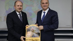 ÖZLÜ, ÖNCE AĞIRLADI SONRA AÇILIŞA KATILDI BAŞKAN ÖZLÜ, ZİRAAT KATILIM BANKASININ AÇILIŞINI YAPTI BAŞKAN ÖZLÜ'DEN YENİ ŞUBENİN AÇILIŞINA KATILDI