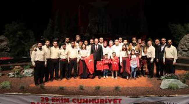 PAMUKKALE BELEDİYESİ ÇALIŞANLARI İŞGALDEN CUMHURİYET'E GİDEN YOLU CANLANDIRDI