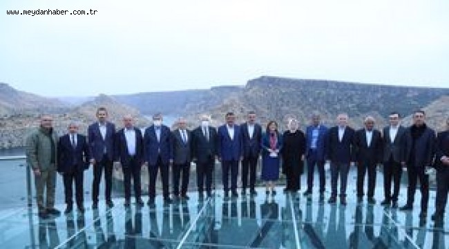 "RUMKALE CAM TERASI ÖRNEKLERİNE GÖRE FARK YARATACAK"