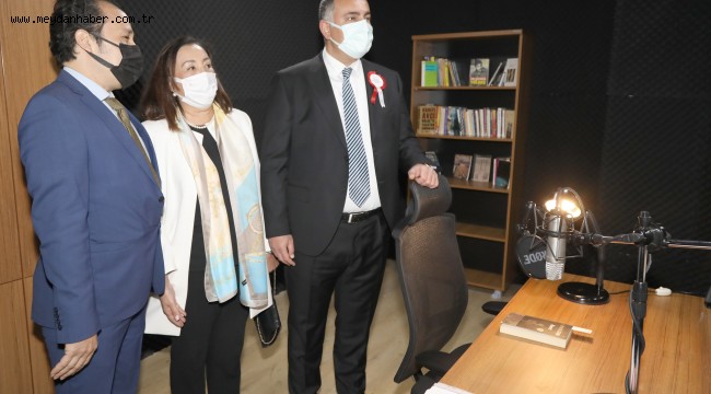 SESLİ KÜTÜPHANE OKUYUCULARINI ARIYOR KİTAPLARIN SESİ OLUN!