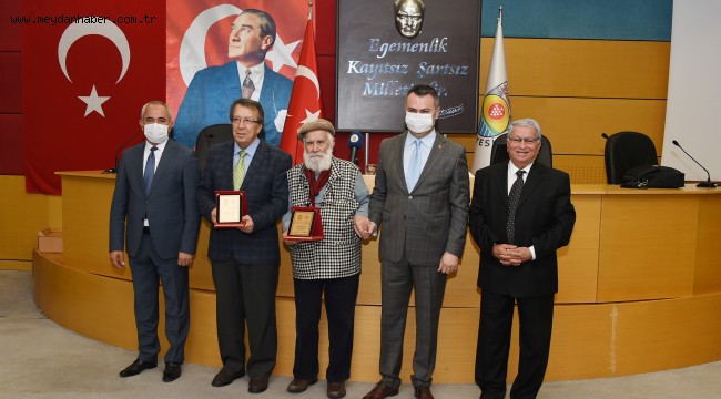 TARSUS BELEDİYESİ ATATÜRK'Ü SERGİ, KONFERANS VE ATATÜRK'ÜN SEVDİĞİ ŞARKILARLA ANDI