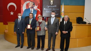 TARSUS BELEDİYESİ ATATÜRK'Ü SERGİ, KONFERANS VE ATATÜRK'ÜN SEVDİĞİ ŞARKILARLA ANDI