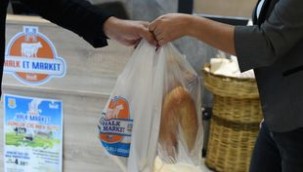 TARSUS BELEDİYESİ DAR GELİRLİ VATANDAŞLARIN YÜZÜNÜ GÜLDÜRMEYE DEVAM EDİYOR -HALK ET MARKET'TE ASKIDA ET UYGULAMASI BAŞLADI