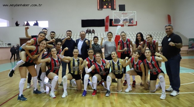 Turgutlu Belediyespor Kadın Voleybol Takımı Galibiyet Serisini Bozmadı