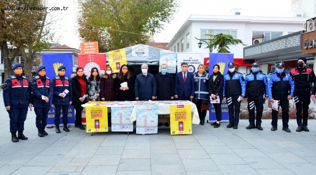 Valimiz Kadına Karşı Şiddetle Mücadele Standını Gezdi