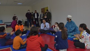 Yenişehir Belediyesinin sanat atölyelerinde yüzlerce çocuk eğitim alıyor