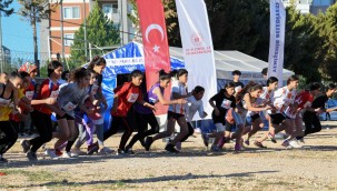 Yenişehirli çocuklar Ata'yı anmak için koştu