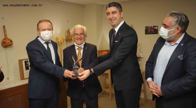 Adnan Balcı'nın 'Umut Işığı' adlı sergisi Kartal Belediyesi'nde sanatseverlerle buluştu